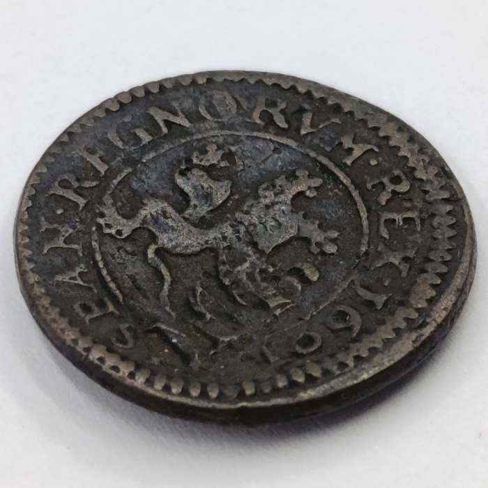 1601 Spanish 2 Maravedis rounded shape copper coin - C mint mark - overstamped "IIII"