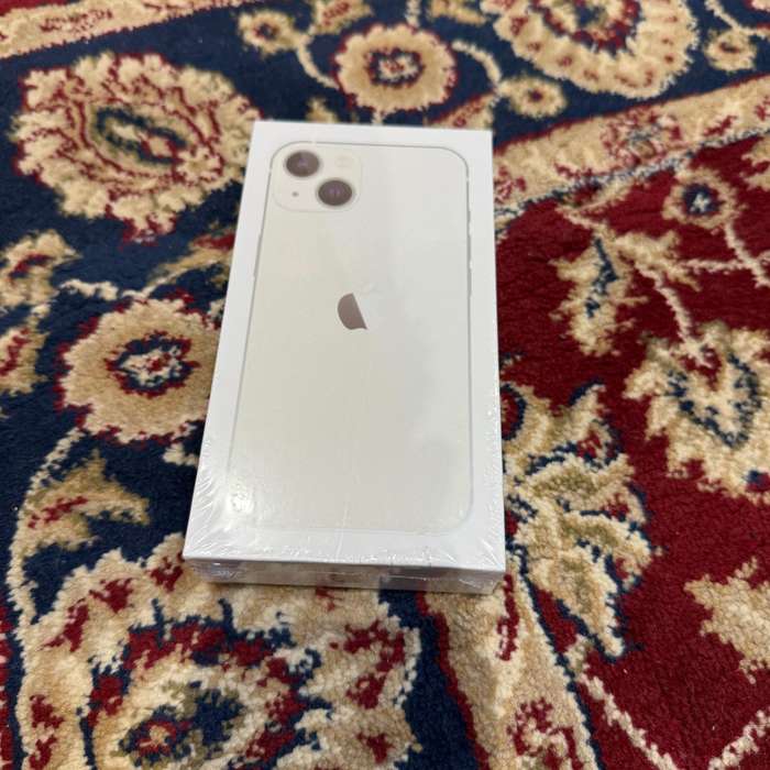 iPhone 13 128GB Sealed