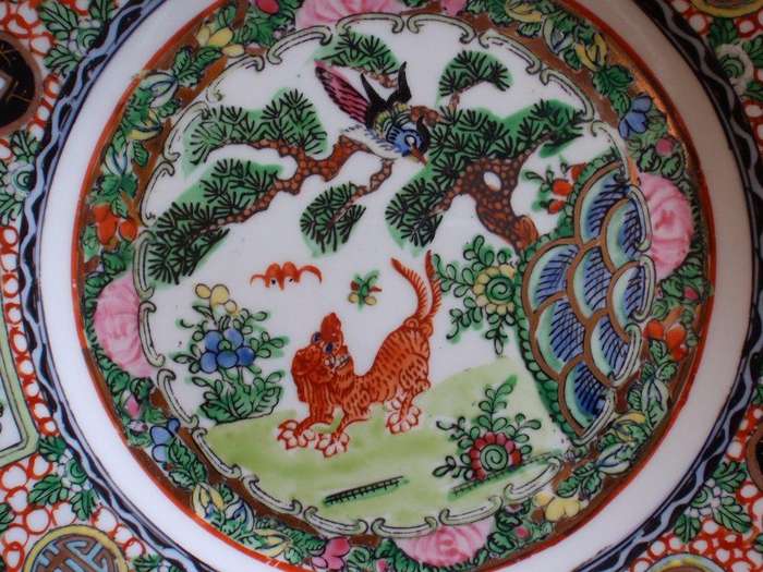 Chinese Tiger plate - beautiful detail. Really lovely decorative piece of exotica.