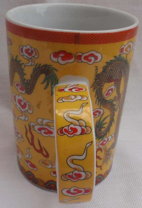 Chinese pattern coffee mug. Modern ceramic Dragons