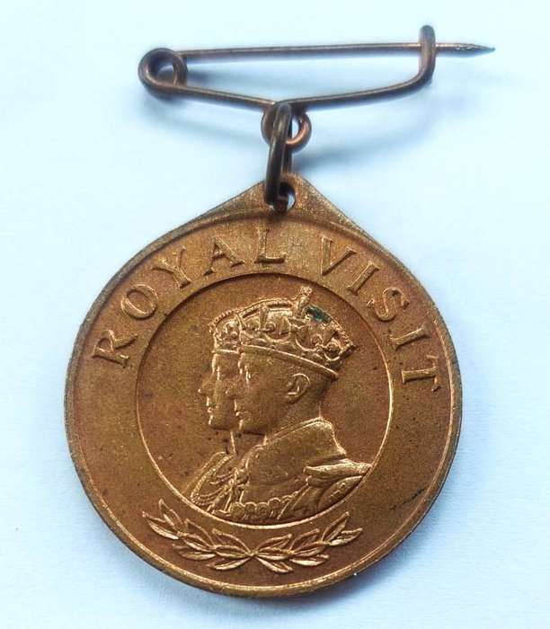 Southern Rhodesia 1947 Royal Visit Bronze Medallion with Lug  Rare: Numista Rarity Index 91