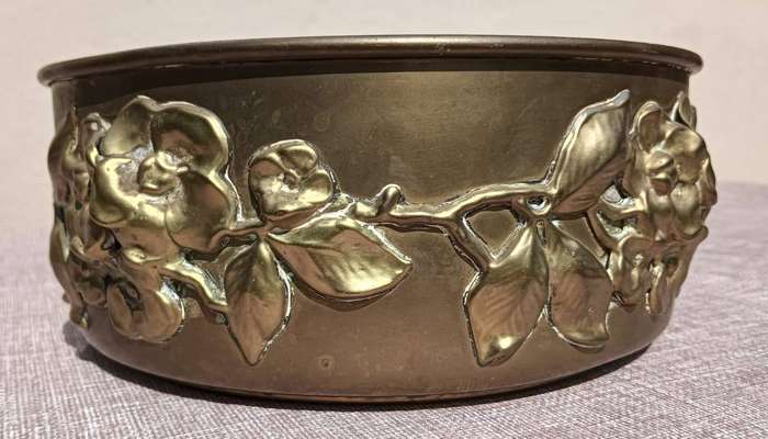 Beautiful Brass Bowl with Attached 3D Flower Relief Design 23cm Diameter