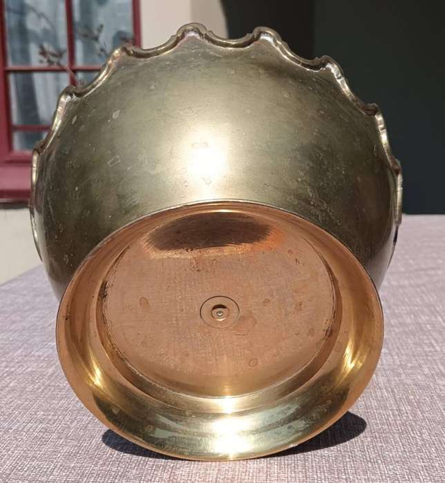 Brass Pedestal Bowl with Scalloped Wavy Rim Large 20cm Diameter Weight 750g