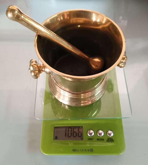 Solid Brass Pestle and Mortar with Flower Knob Handles 10cm High Weight 1.0kg