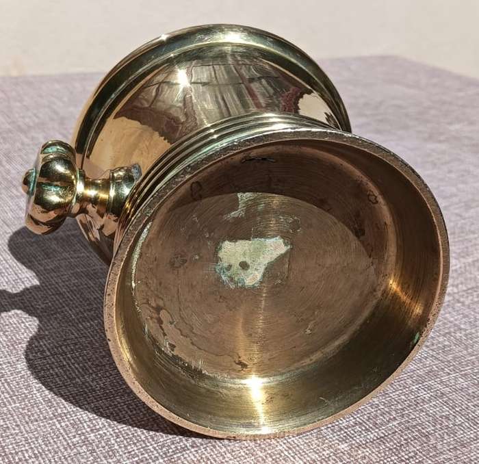 Solid Brass Pestle and Mortar with Flower Knob Handles 10cm High Weight 1.0kg