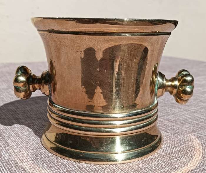 Solid Brass Pestle and Mortar with Flower Knob Handles 10cm High Weight 1.0kg