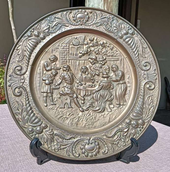 English Tavern Scene Brass Wall Plate Hand Hammered From Reverse Side 1950s Peerage England Plate 2