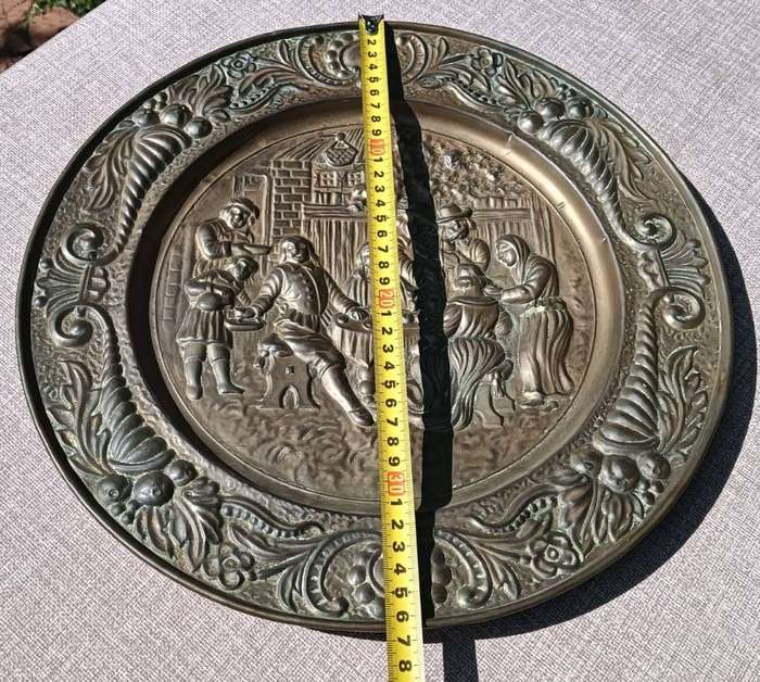 English Tavern Scene Brass Wall Plate Hand Hammered From Reverse Side 1950s Peerage England Plate 2