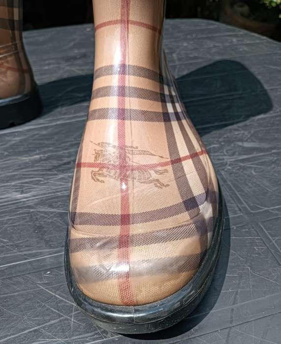 Authentic Burberry Nova Check Rubber Rain Boots Size European 40 / UK and SA 7.5