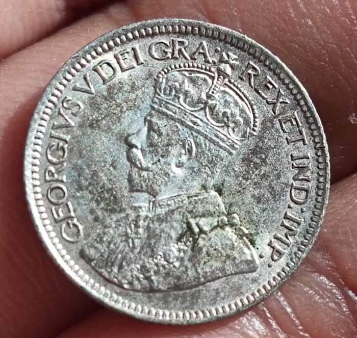 Two Canadian 1902 5 Cent St Edwards Crown Error Coins and Six 10 Cent Coins FineSilver Weight 13.86g