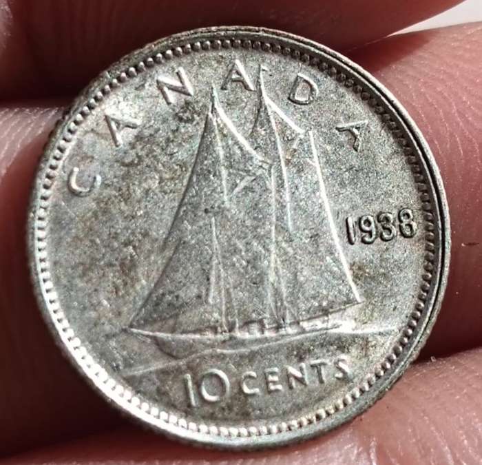 Two Canadian 1902 5 Cent St Edwards Crown Error Coins and Six 10 Cent Coins FineSilver Weight 13.86g