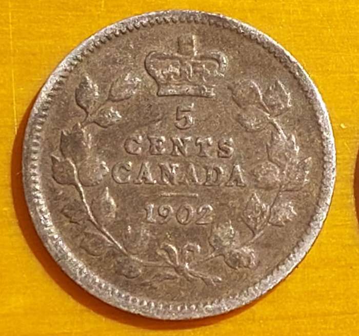 Two Canadian 1902 5 Cent St Edwards Crown Error Coins and Six 10 Cent Coins FineSilver Weight 13.86g