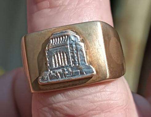 Vintage Copper or Brass Mens Ring with Silver Metal Voortrekker Monument 3D Relief Design on Head