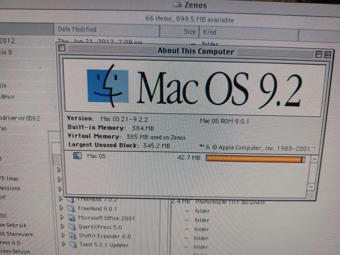 ICONIC APPLE G4 BALL IMAC FROM 2002 (Dual System 9.2.2 and OS 10.3.9) IN GOOD WORKING CONDITION