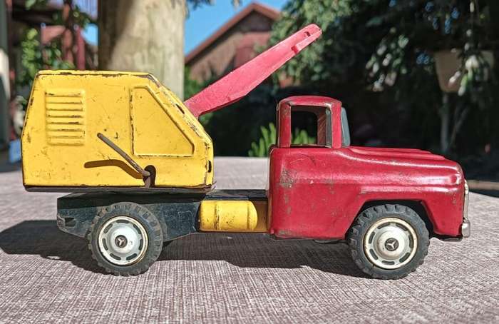 Vintage 1950s Japanese Red and Yellow Tin Windup Powered Shovel Construction Truck  Missing Shovel