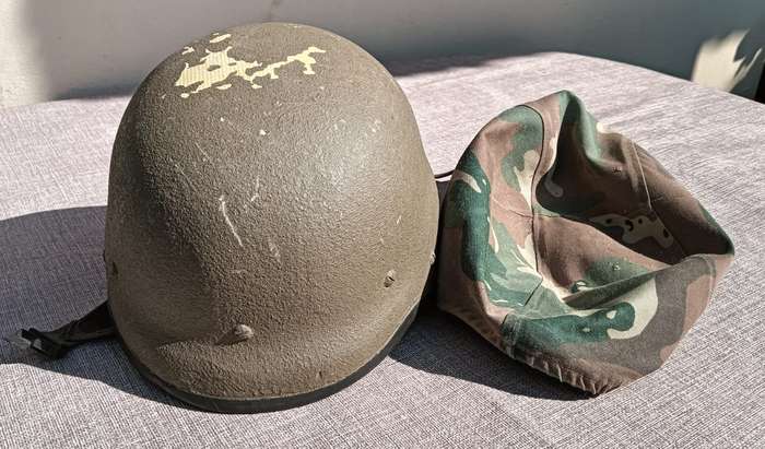 Vintage SA Army M87 S.A.P.H.I. Kevlar Helmet with Camouflage Cover