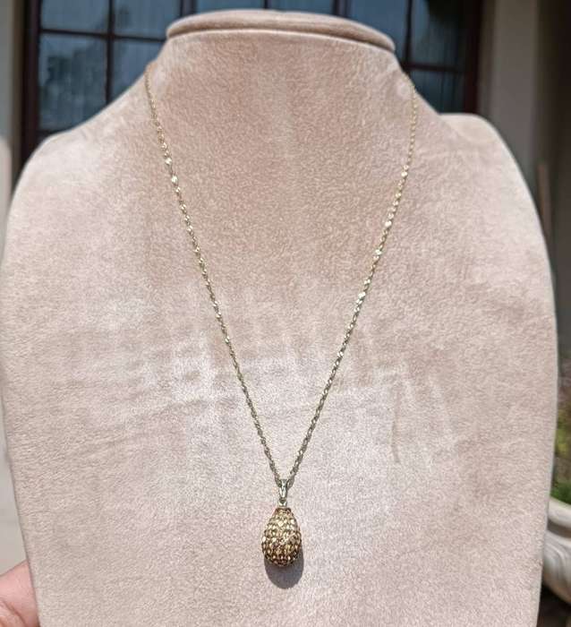 Vintage 375 (9ct) Gold and Rhinestone Fruit Pear Shaped Pendant (Weight 1.36g) on 925 Necklace Chain