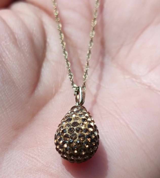 Vintage 375 (9ct) Gold and Rhinestone Fruit Pear Shaped Pendant (Weight 1.36g) on 925 Necklace Chain