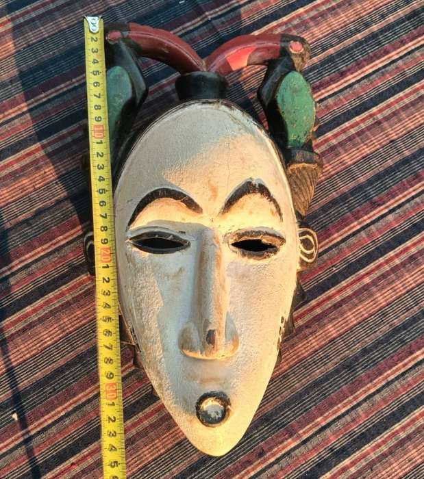 PUNU WHITE FACED MAIDEN WOODEN SPIRIT MASK FROM THE ZAIRE GABON RAINFOREST PEOPLE