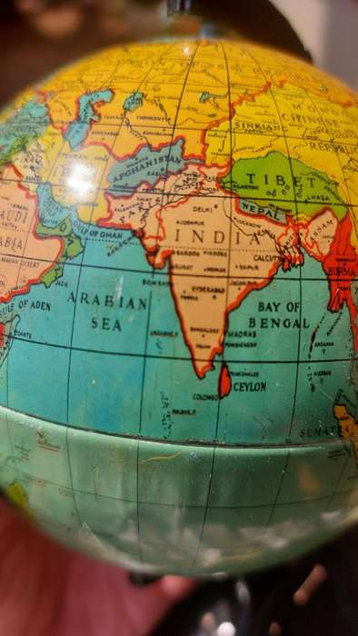 Rare 1940s Reliable Series Small Tin Globe Made in England Still In Very Good Condition