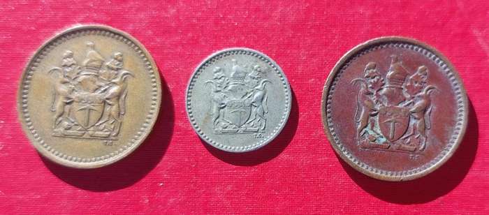 Rhodesia 1 Cent (1974, 1975) and Rare 21/2 Cent (1970) Coins