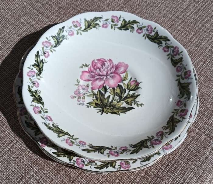 Four Royal Albert Gotsworld Pattern Avon Shape Trios Circa 1935-1940 Good Condition