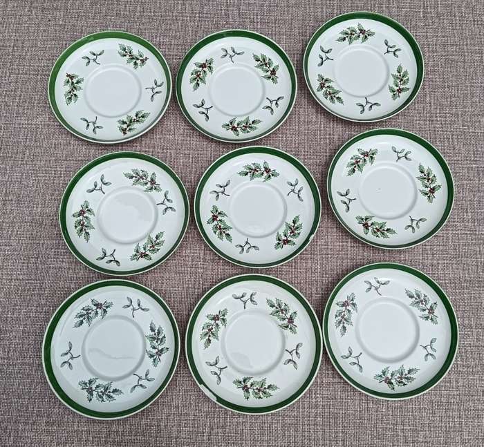 Spode England Christmas Tree Pattern (1938-2008) 15 Demitasse Espresso Cups and 9 Saucers