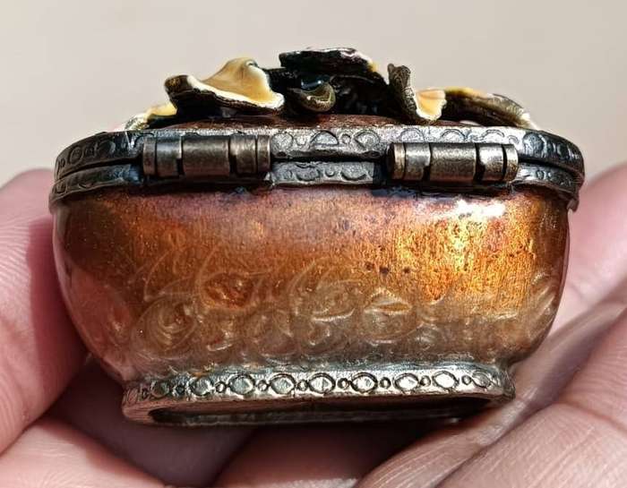 Superb Antique Cloisonne Lidded Pill Box with Enamelled Brass Flowers in Relief