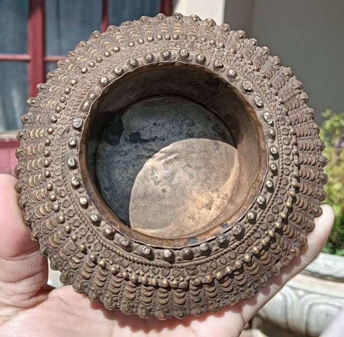Antique Bronze Dhokra Kondh Tribal (West Bengal) Ankle Bracelet Turned Dish 11cm Wide