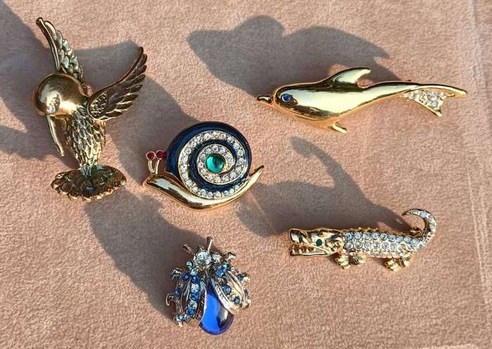 Batch 3 of Vintage Gold Tone and Rhinestone Brooches: Dolphin, Snail, Bird, Crocodile, Ladybug