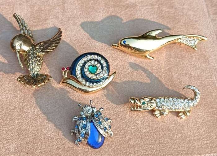 Batch 3 of Vintage Gold Tone and Rhinestone Brooches: Dolphin, Snail, Bird, Crocodile, Ladybug