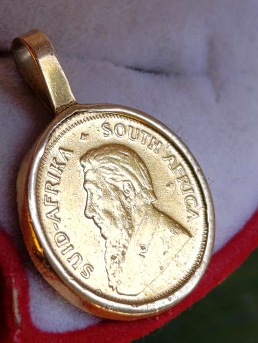 9ct Gold & 22ct 1/10 Kruger Coin Pendant