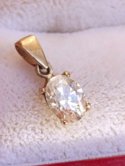 9ct Gold Oval Stone Pendant