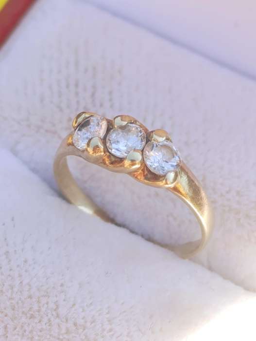9ct Gold Three Stone Child Ring