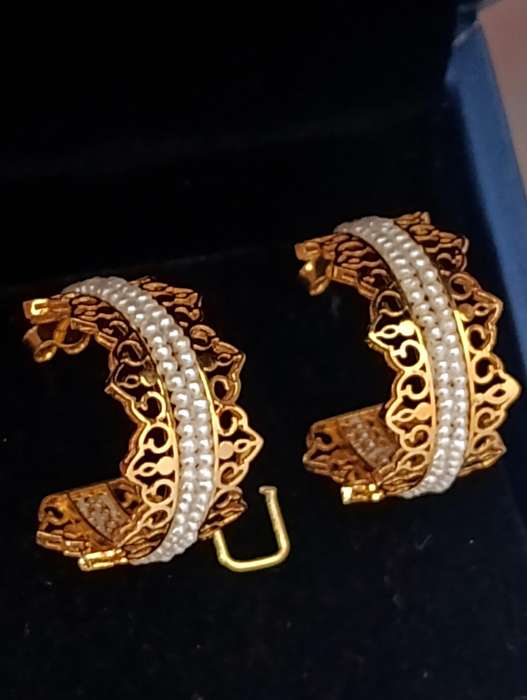 Estate Manama 21ct Natural Pearl Earrings