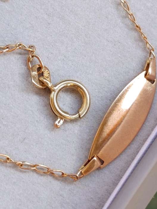 9ct Gold Vintage Engraving Name Tag Bracelet