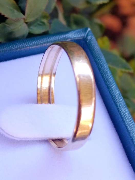 9ct Gold Vintage 4MM Plain Band