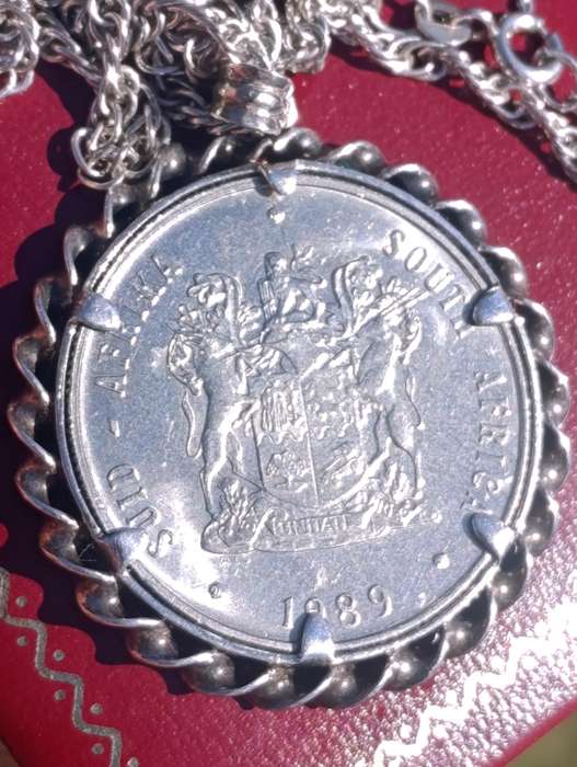 Sterling Vintage 1989 R1 Coin Pendant Set