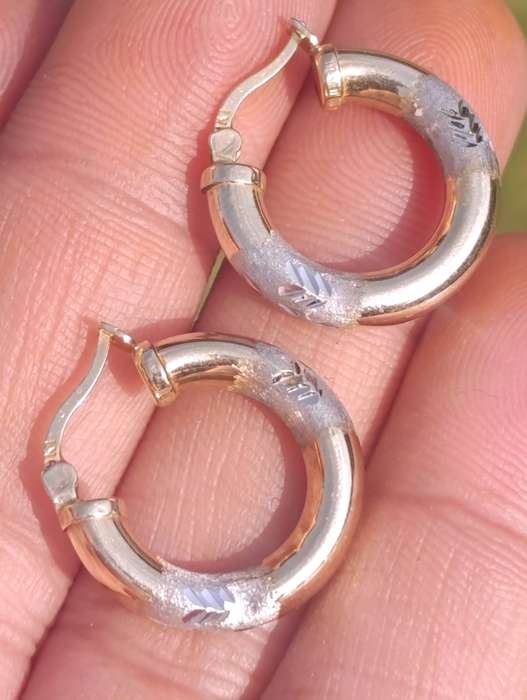 9ct Gold Two Tone 4MM Hoop Earrings