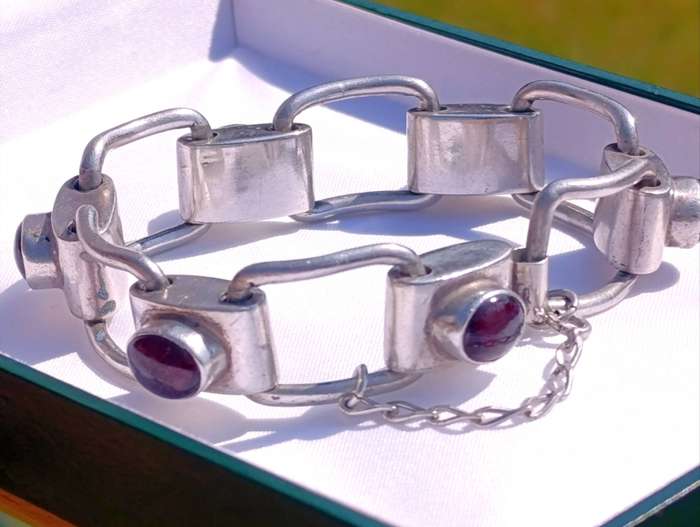 Rare Vintage Sterling Garnet Bracelet