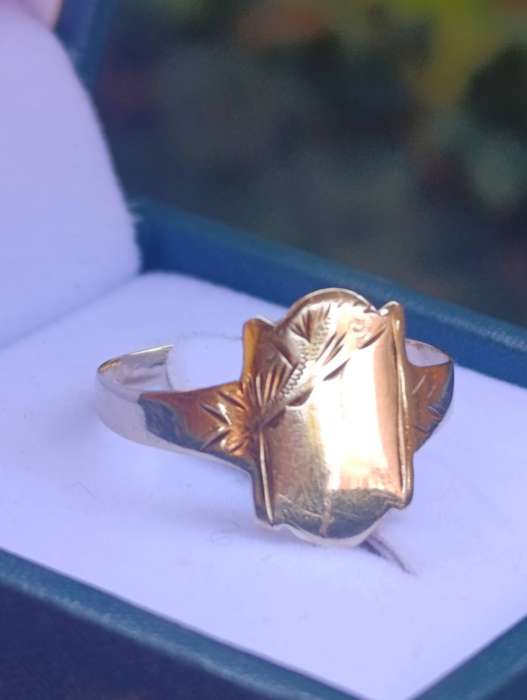 9ct Gold Engraving Vintage Signet ring