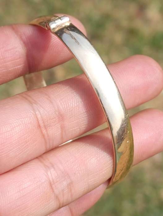9ct Gold Bronze Core Floral Cutwork Bangle