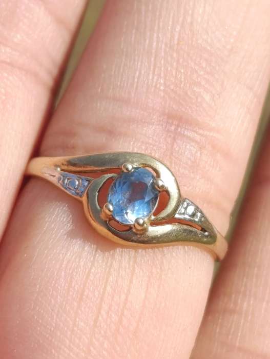 Vintage 9ct Gold Blue Topaz Ring
