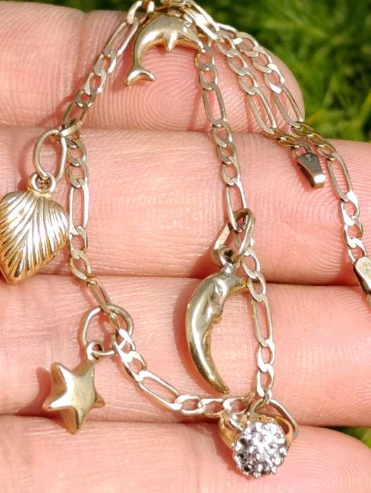 9ct Gold Vintage Charm Bracelet