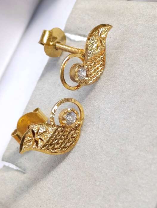 9ct Gold Vintage Cutwork Earrings