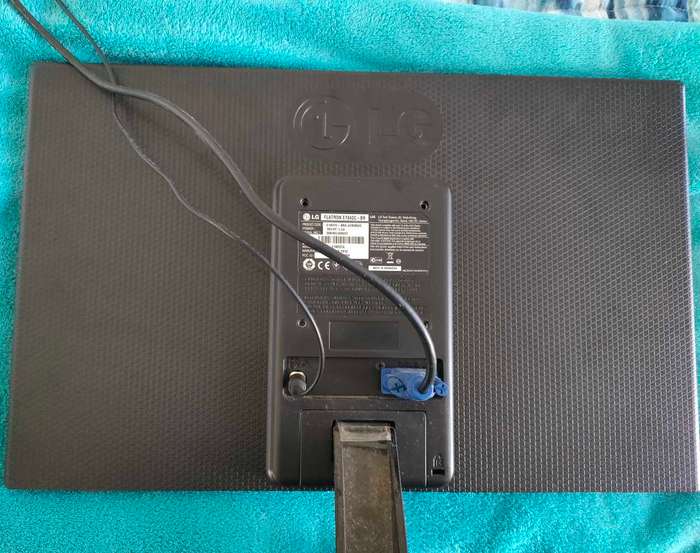 LG Monitor 18 inch