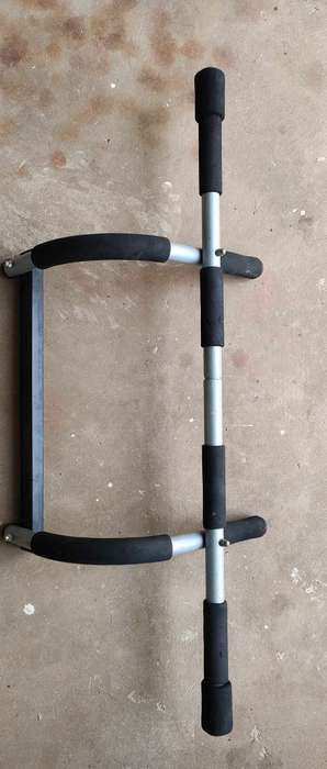 Pull Up Bar