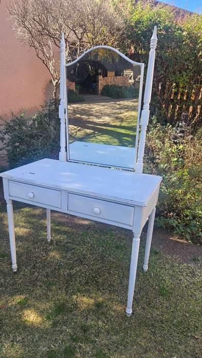 Dressings Table & Mirror