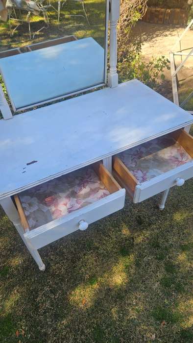 Dressings Table & Mirror