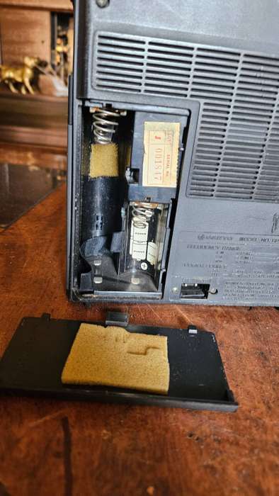 Sanyo Mirage RP-7300 Portable Radio